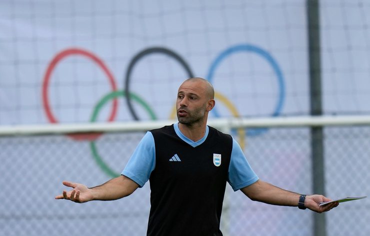 Argentina, il gesto di Mascherano: cambio anziché cartellino rosso