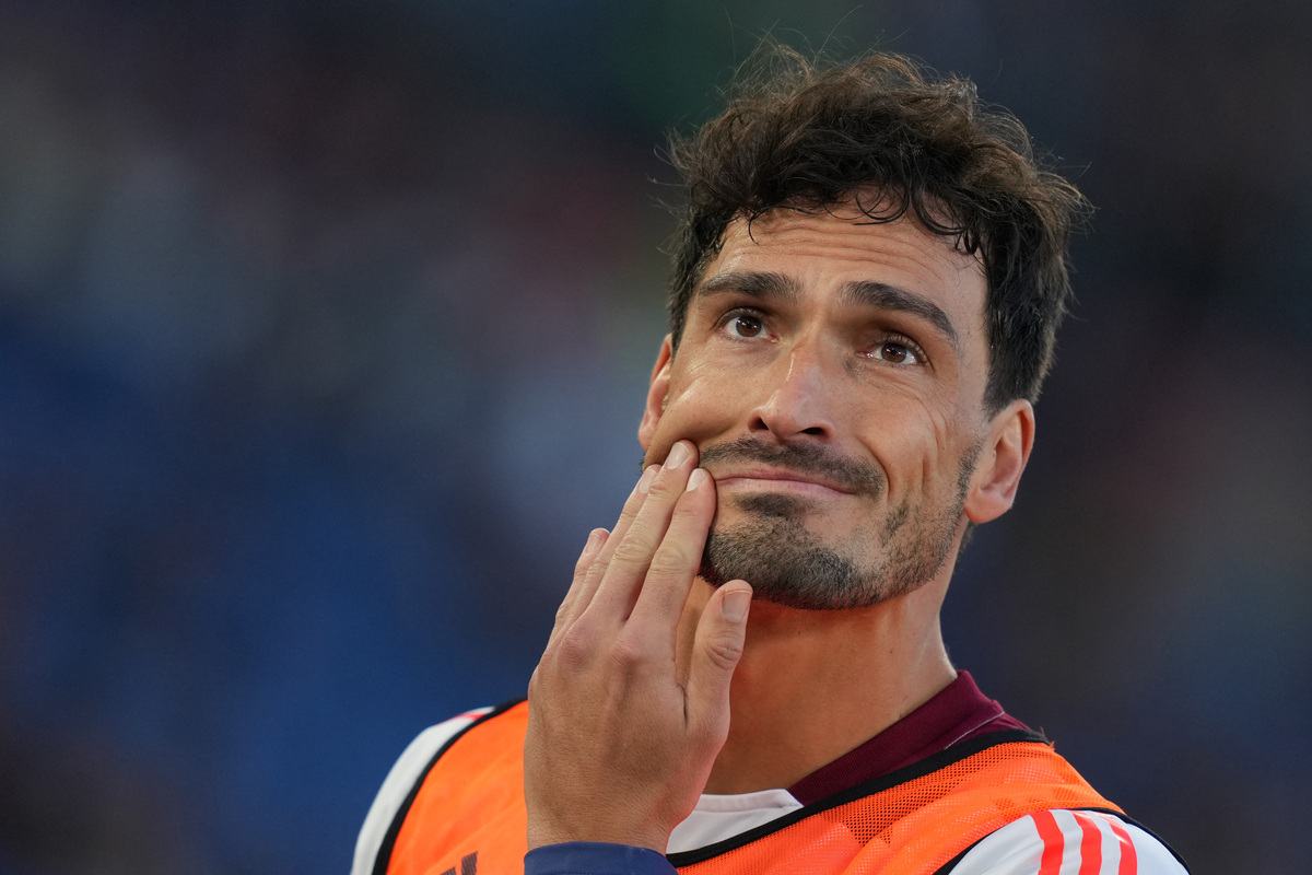 Roma sceglie Ranieri, Hummels scherza sui social