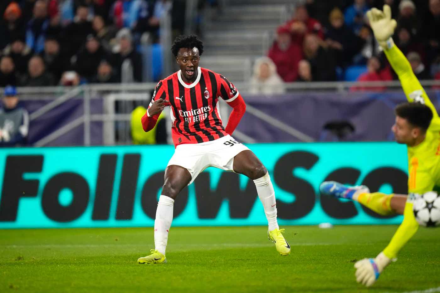 Abraham segna il 3-1 in Slovan-Milan