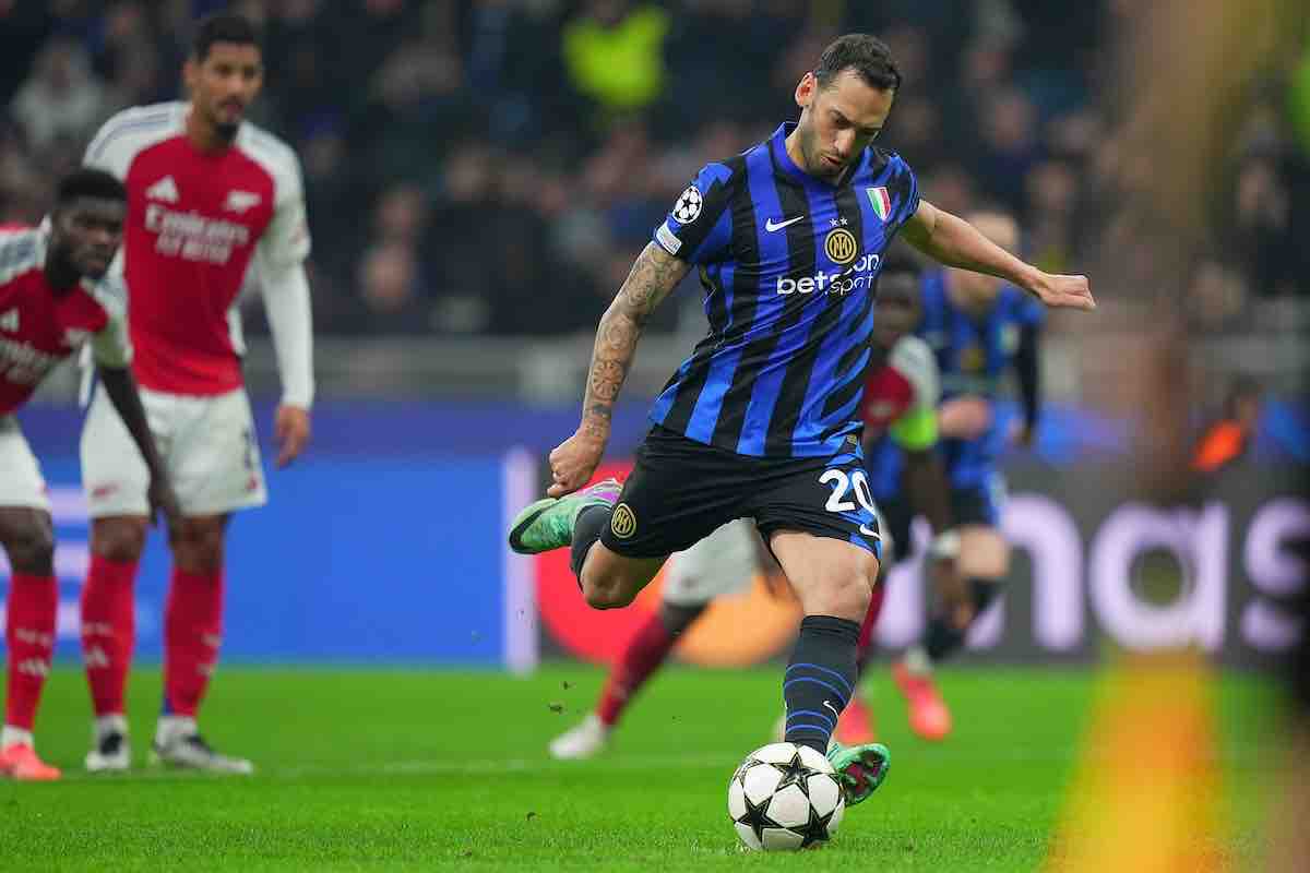 PAGELLE E TABELLINO INTER ARSENAL 1 0: Calhanoglu infallibile, Frattesi non è Barella