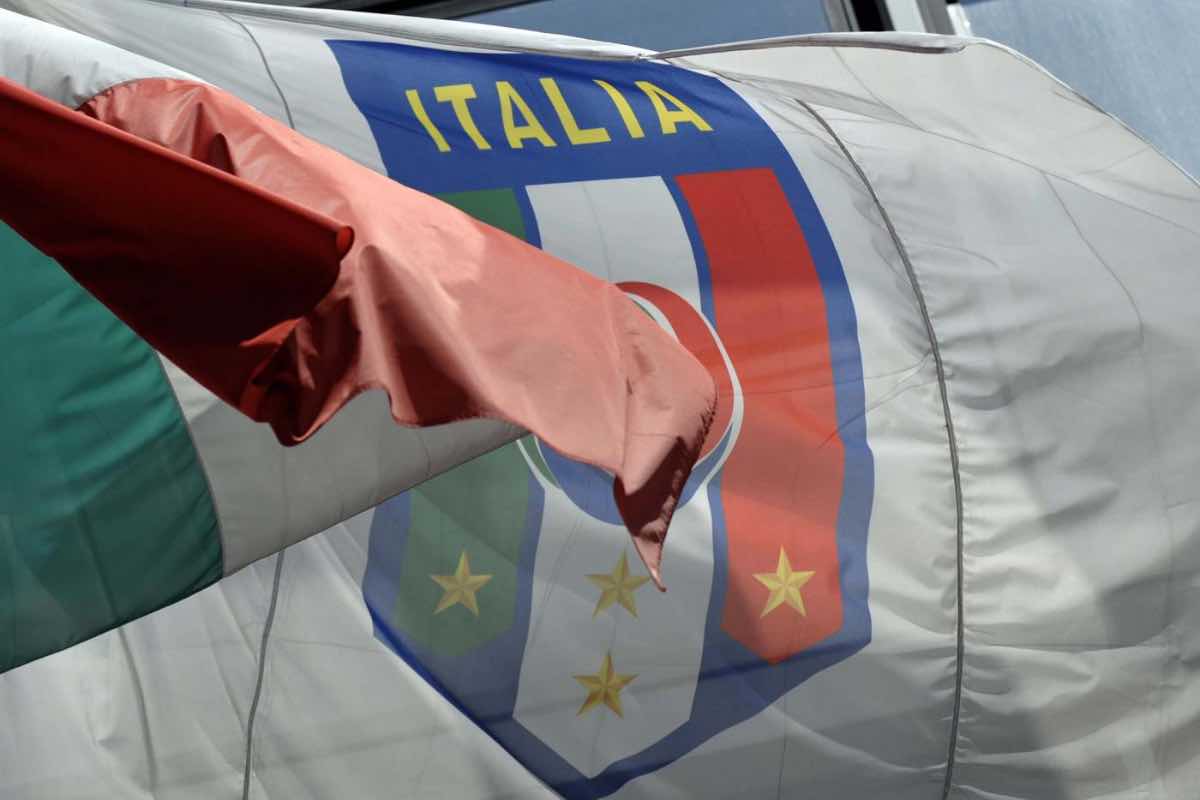 Logo Figc su una bandiera