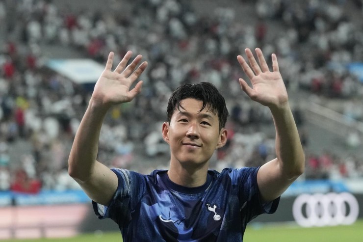 Heung-Min Son saluta e ringrazia 