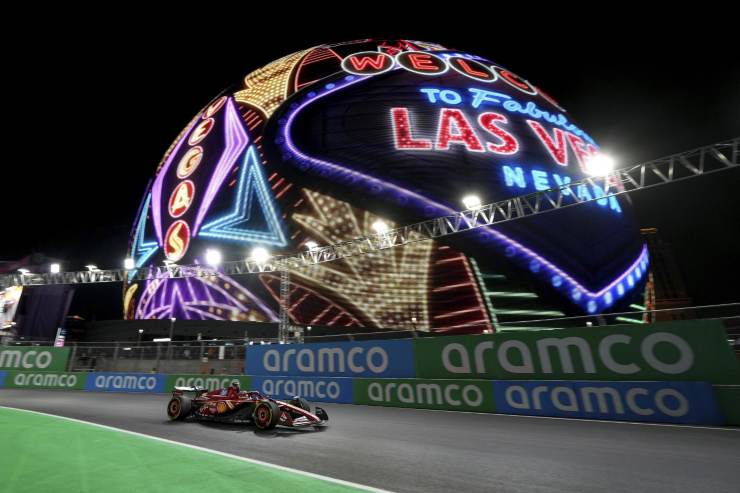 Leclerc sulla pista di Las Vegas 