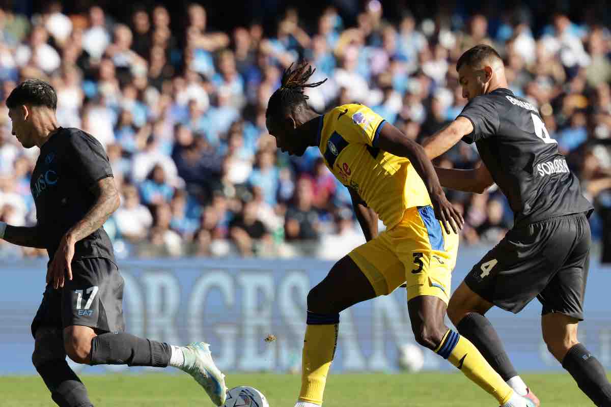 Napoli-Atalanta, animi tesissimi nel finale: panchine in campo, ecco cosa è successo