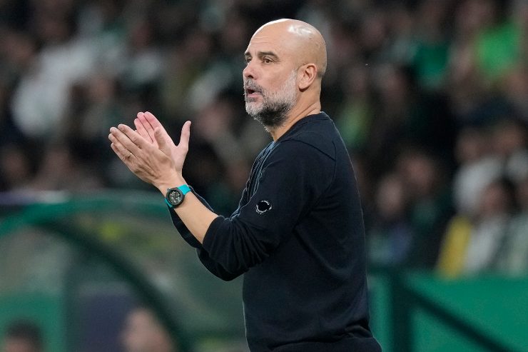 Guardiola applaude i suoi calciatori