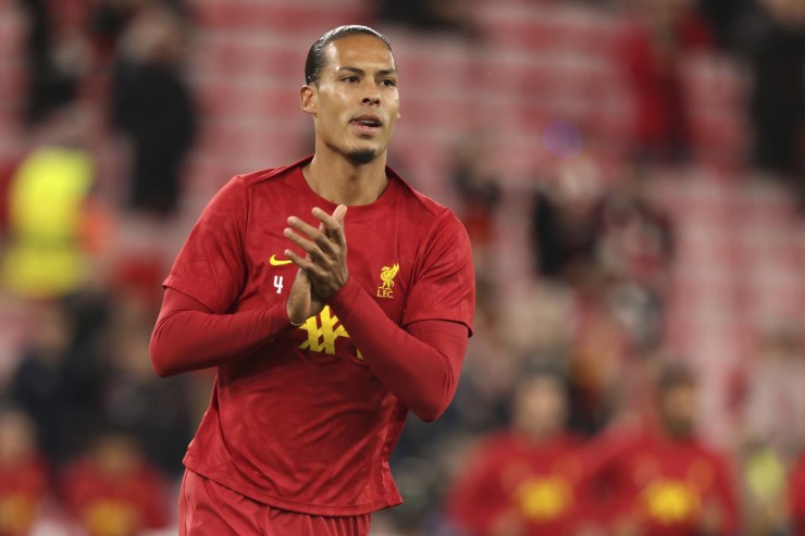 Virgil van Dijk con la maglia del Liverpool 