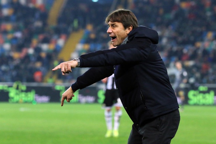 Antonio Conte dà indicazioni