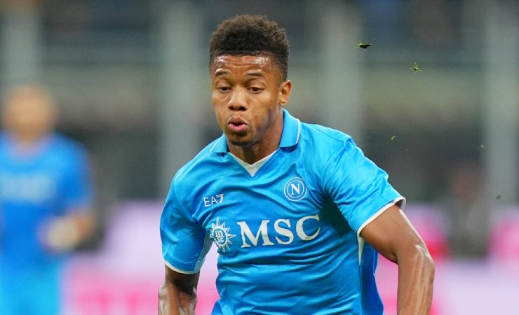 David Neres durante Milan-Napoli