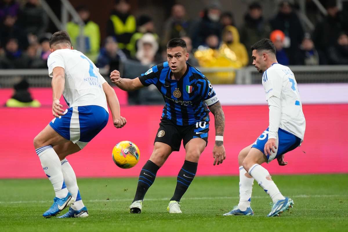 PAGELLE E TABELLINO INTER COMO 2 0: jolly Carlos Augusto, Lautaro in letargo