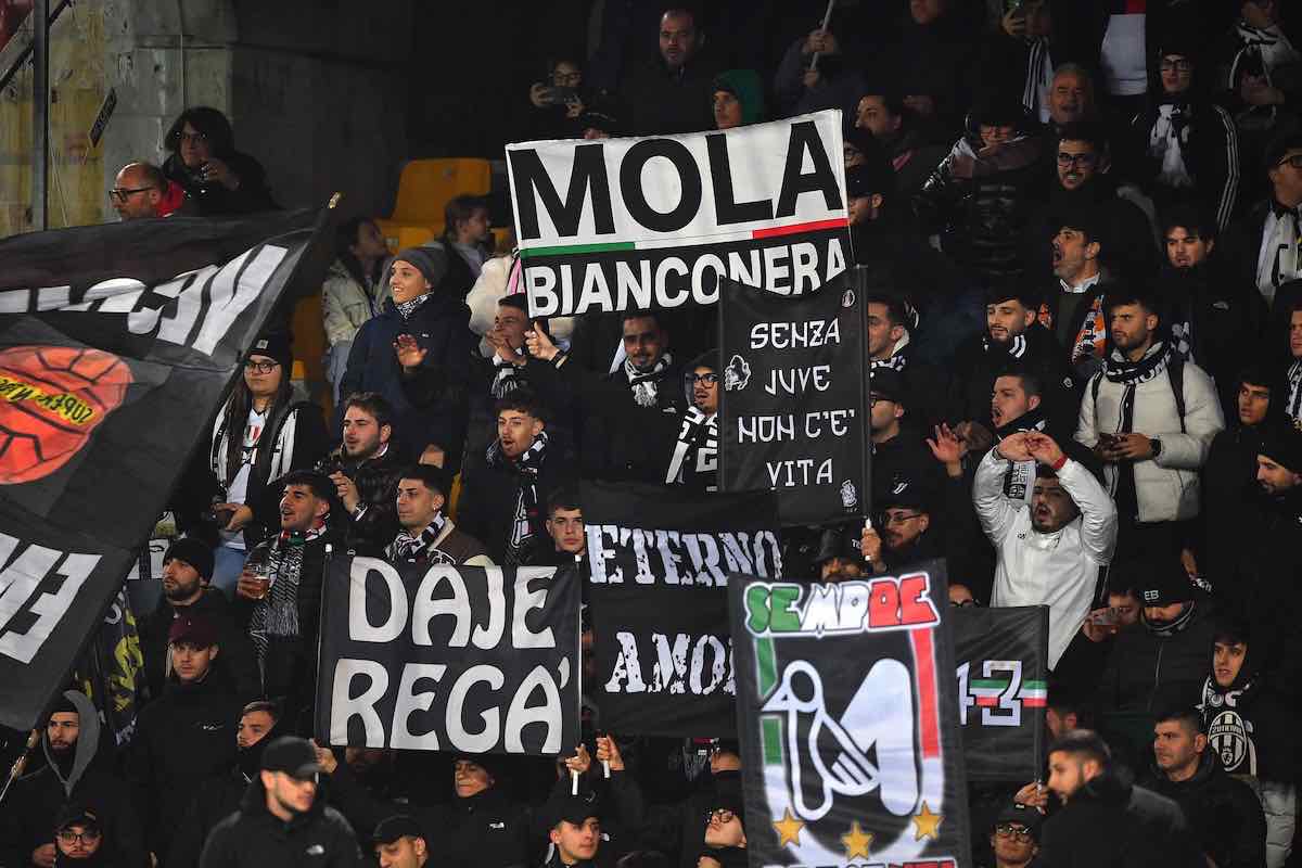 Lecce-Juventus, la contestazione dei tifosi bianconeri