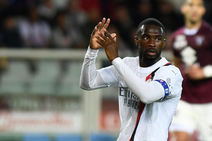 Fikayo Tomori del Milan si dispera in campo 