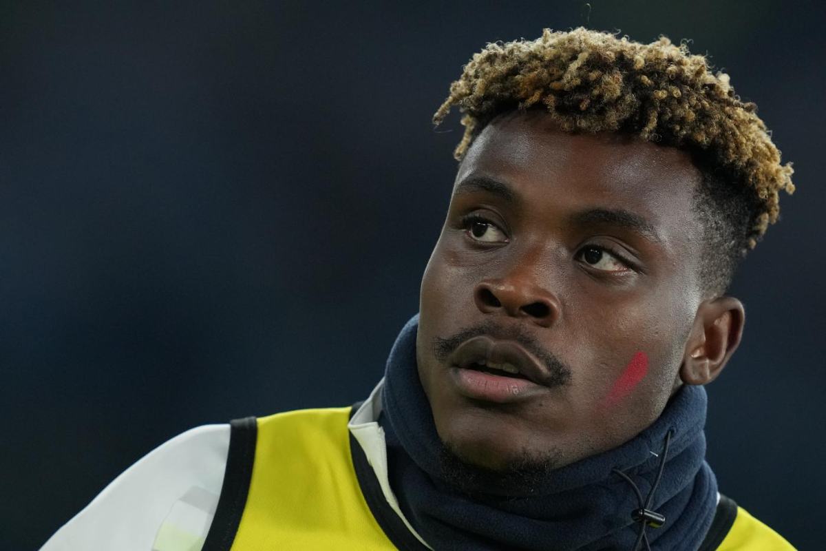 Lazio Inter, spavento per Dele Bashiru: incidente con la Lamborghini, ma sta bene