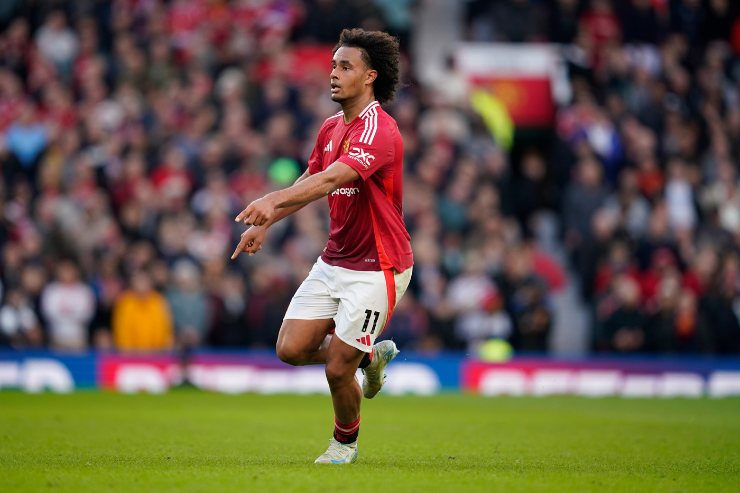 joshua zirkzee esulta con il manchester united