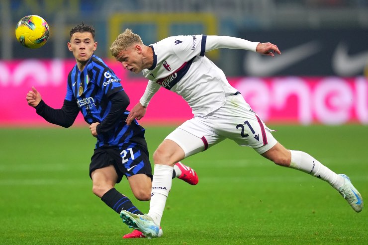 Asllani durante Inter-Bologna