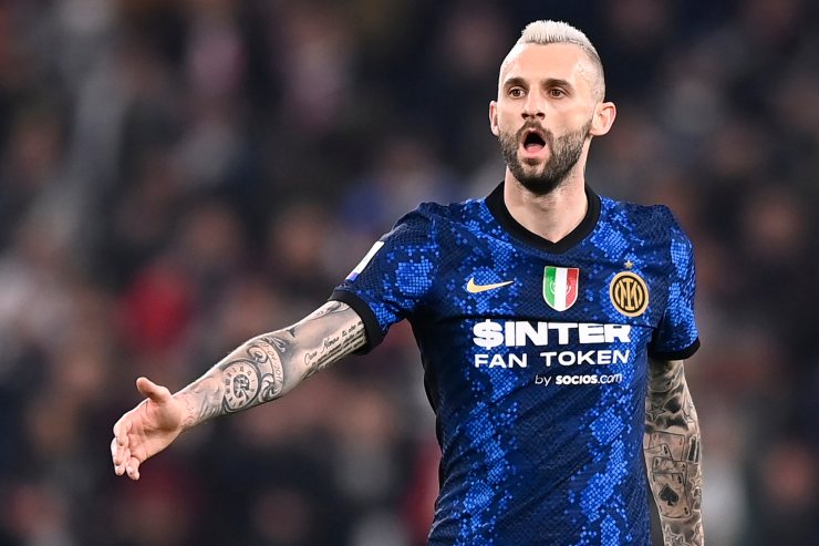 Marcelo Brozovic in campo con la maglia dell'Inter poco meno di 10 anni fa 