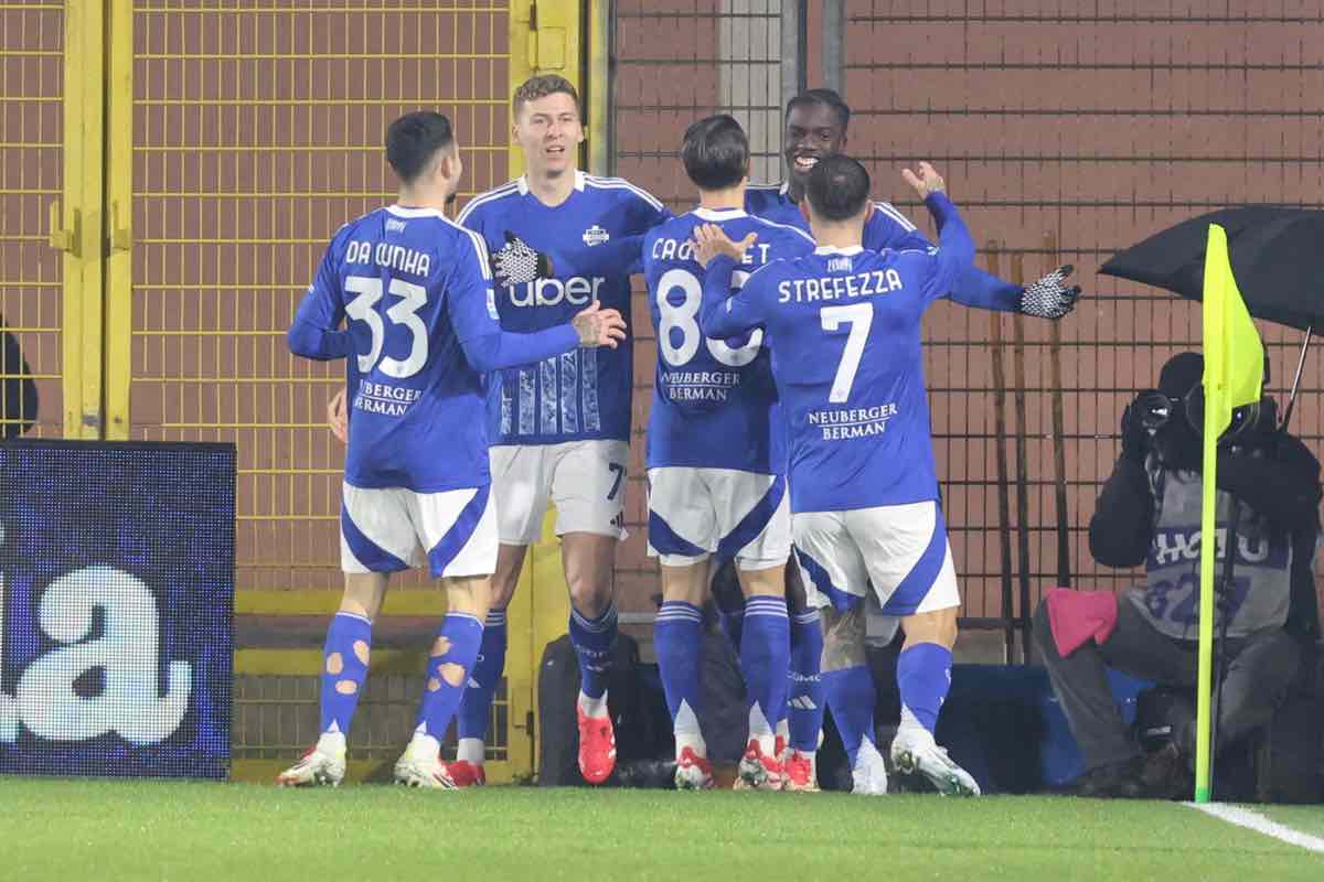 Gol ed espulsioni, Udinese ko: il Como fa suo il monday night