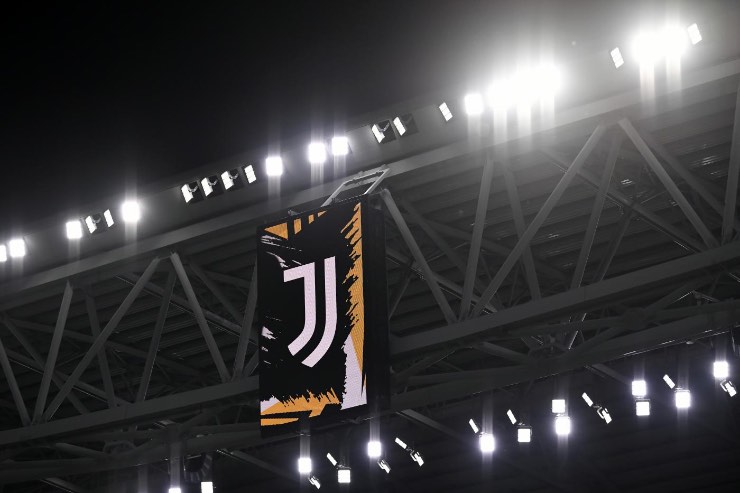 Logo Juve su un tabellone dell'Allianz Stadium