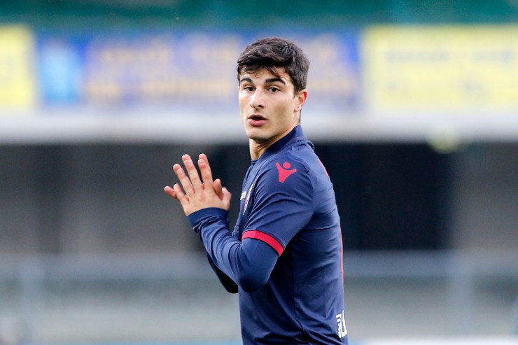 Riccardo Orsolini in campo disperato, pochi mesi dopo il suo arrivo al Bologna 