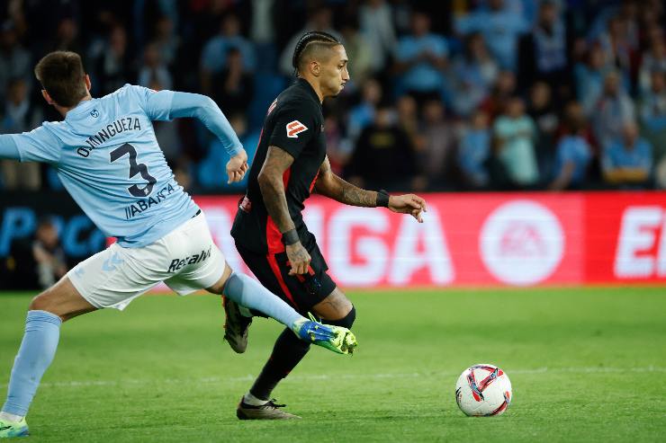 Il difensore del Celta Vigo, Oscar Mingueza, contro il Barcellona