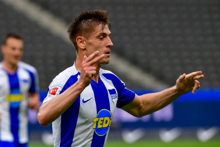 Piatek esulta dopo un gol ai tempi dell'Hertha Berlino 