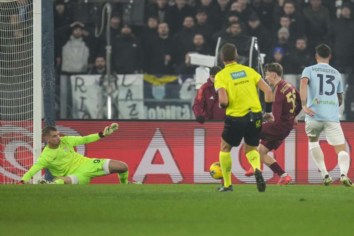 “Sospendete la partita”: scoppia la bufera in Roma Lazio