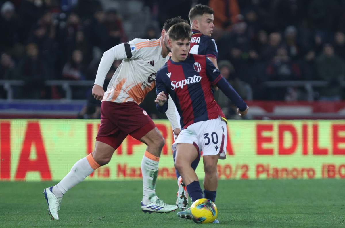 PAGELLE E TABELLINO BOLOGNA ROMA 2 2: Dominguez sposta gli equilibri, Dybala Koné spenti