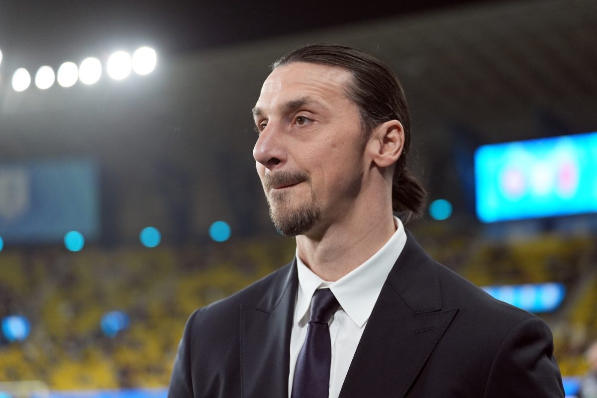 “Torna a fare selfie”: Ibrahimovic ‘cacciato’ dal Milan