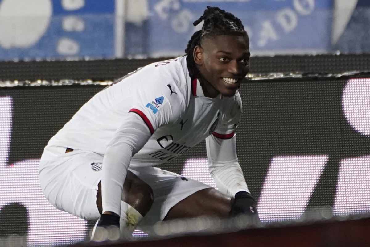 Vogliono Leao a tutti i costi: lo scambio che convince il Milan