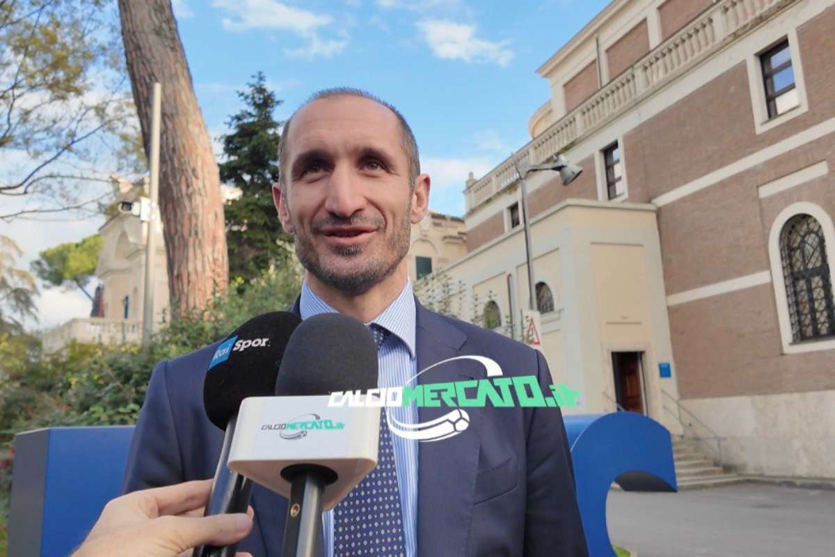 Chiellini: “Allenatori giovani? Serve pazienza ed equilibrio”. Poi la battuta sulla Champions | VIDEO CM.IT