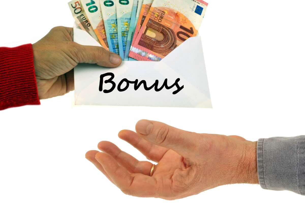 Disponibile bonus Inps da 850 euro al mese: come ottenere la nuova prestazione universale